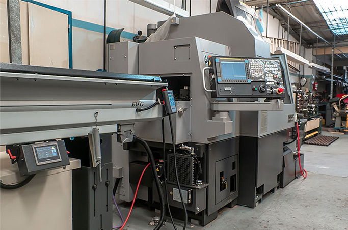 centro de mecanizado CNC, mecanizado 3 ejes, mecanizado 4 ejes, fabricación en torno CNC, fresadora CNC industrial, 